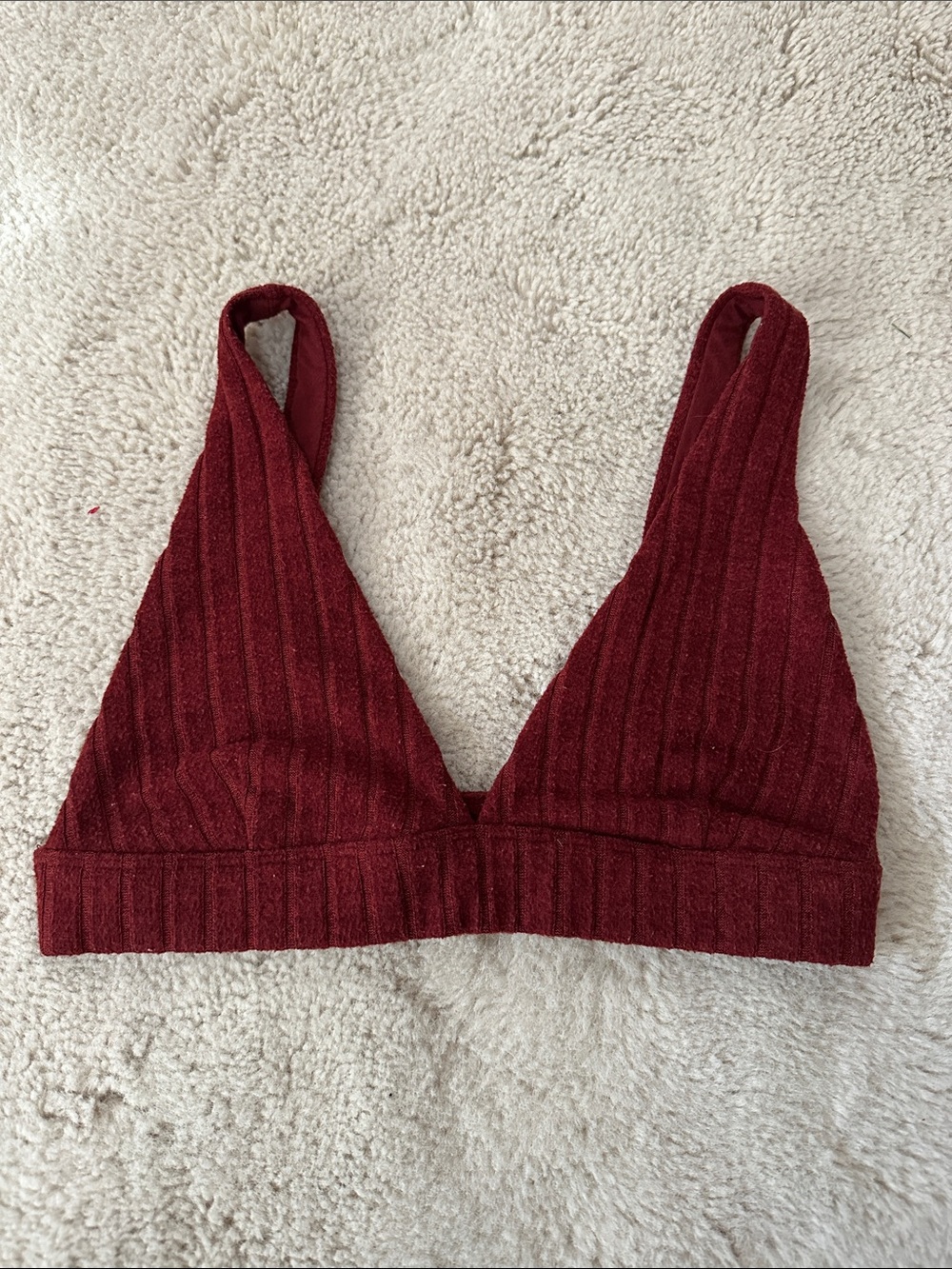 ALO Yoga Ribbed Wireless Bralette in Burgundy